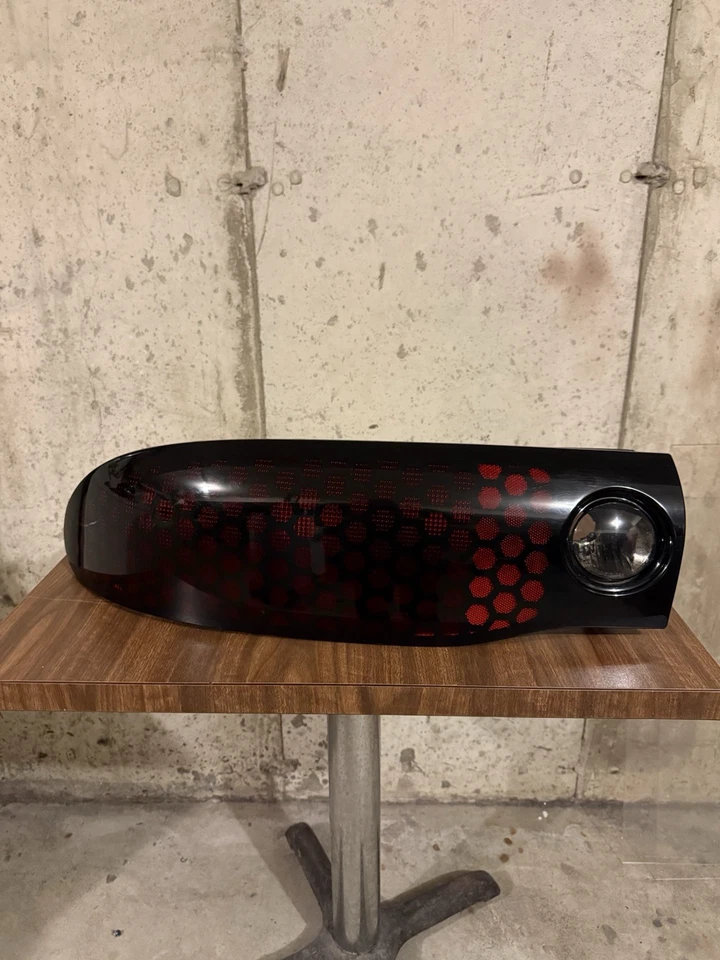 Luz trasera lateral del conductor 98-02 Trans Am RL Foto 3 de 4