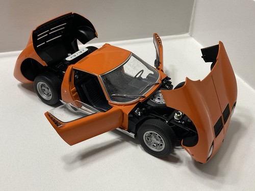 AutoArt Millennium Series 1:18 Scale Diecast ORANGE Lamborghini Miura SV - Picture 3 of 18
