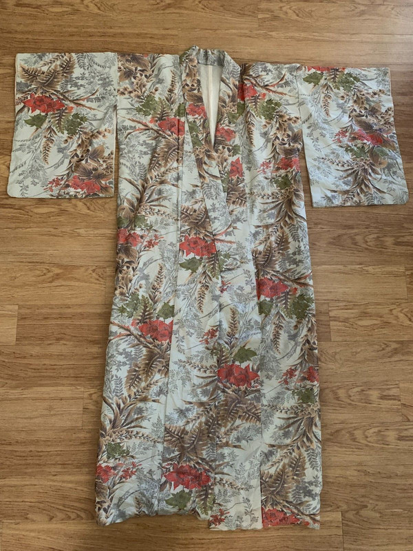 Kimono Satin Lined Long Floral Robe One Size Fits All Silk Like Awesome