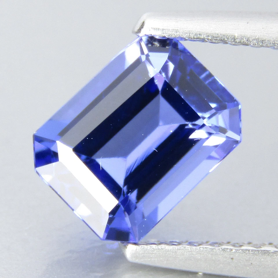 1.90Cts Mesmerizing Natural Tanzanite  Emerald Cut  Collection Gemstone - Image 4 of 4