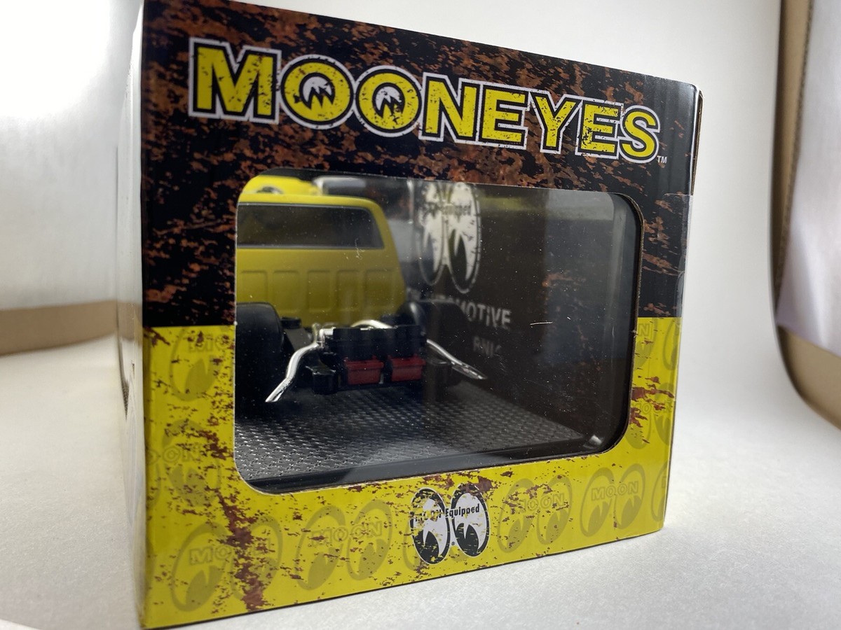 M2 Machines 1:24 1976 GMC Sierra Grande 15 Mooneyes Custom