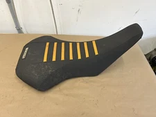 2005 Suzuki Quadsport  LTZ400 OEM Complete Seat Assembly Seat Latch Cover B679