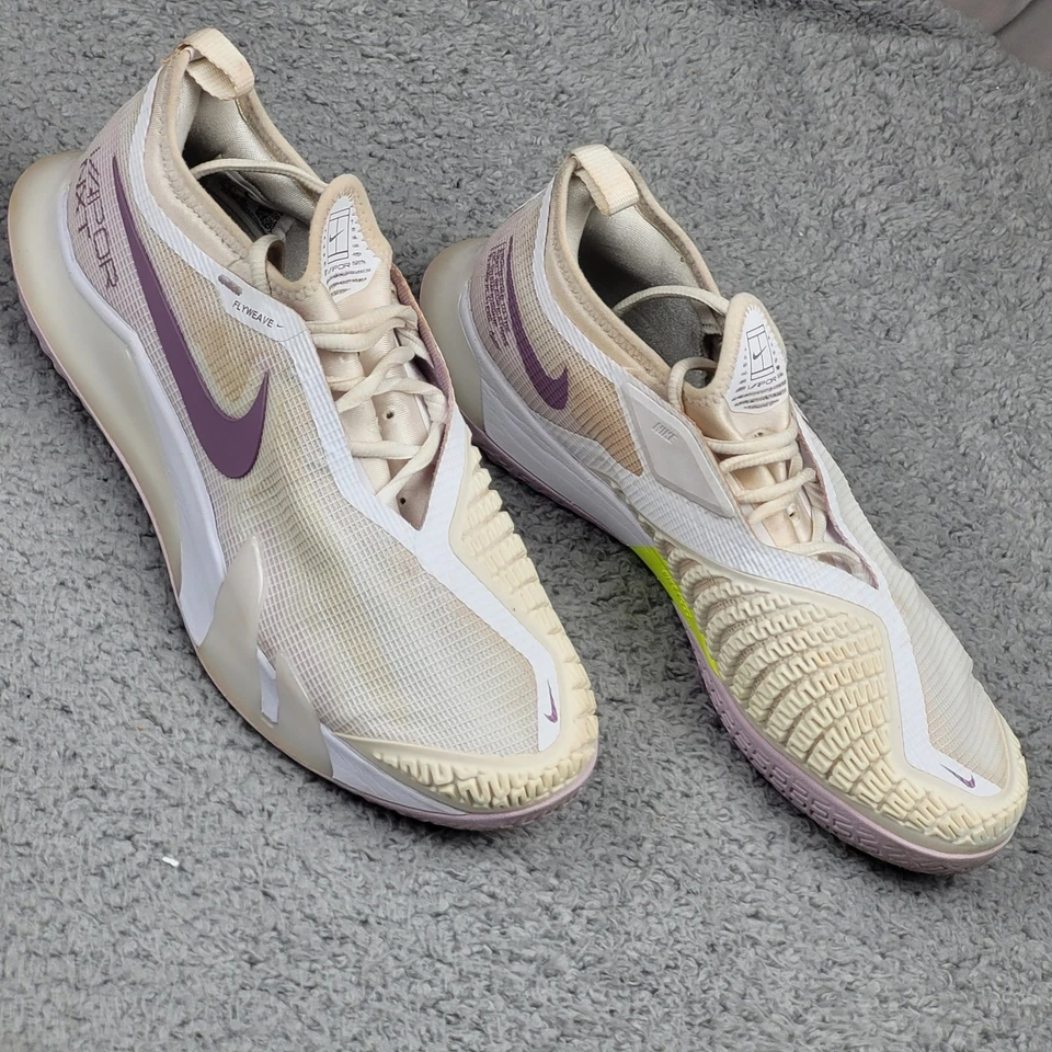 Tênis NikeCourt Zoom Vapor NXT Feminino Tamanho 9 Bege Roxo - Imagem 2 de 4
