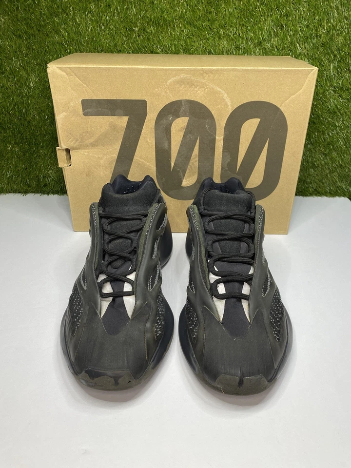 adidas Yeezy 700 V3 Alvah Size 10.5 Mens Black Sneakers 2020 H67799 - Image 3 of 4