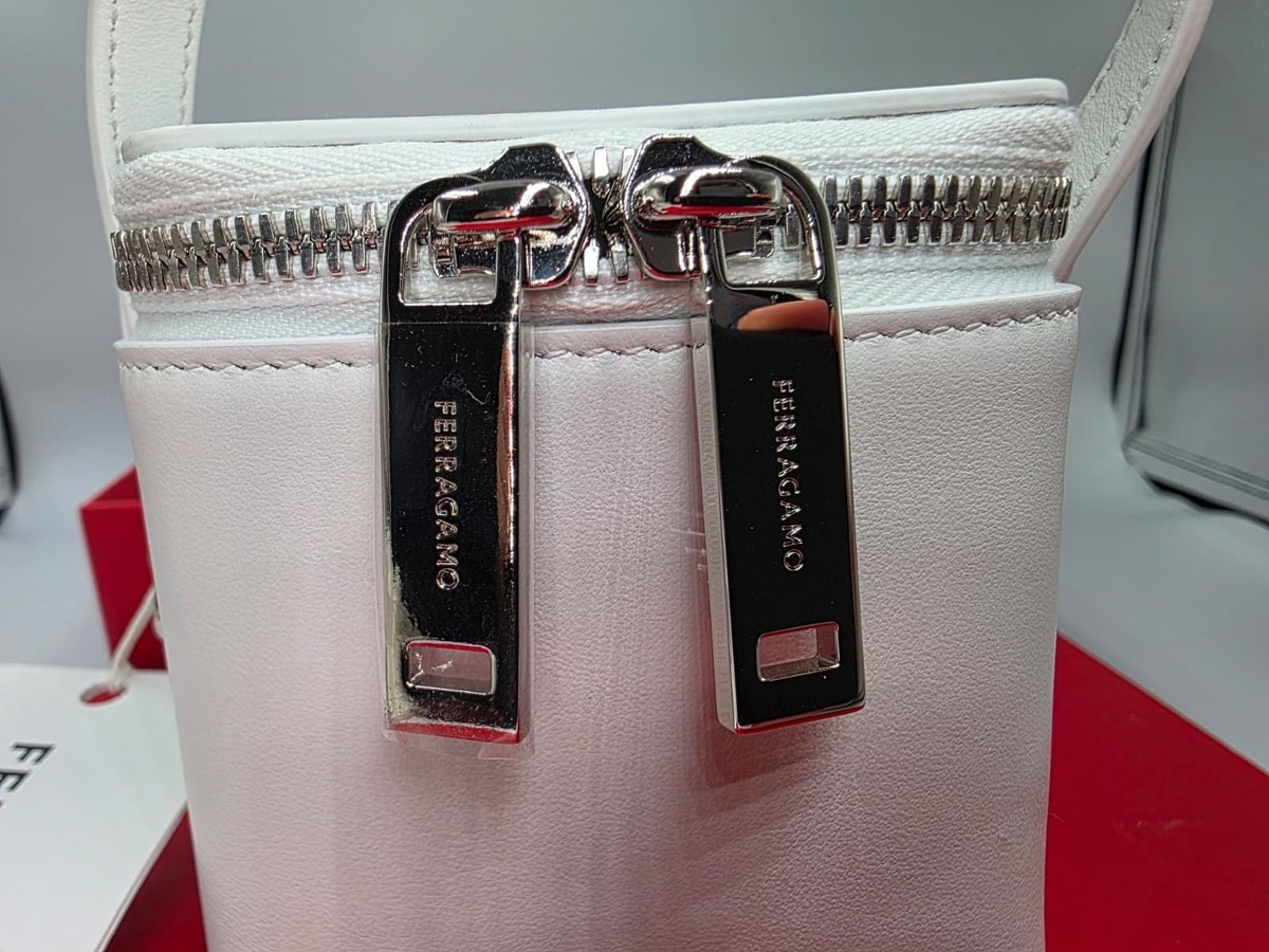 SALVATORE FERRAGAMO Mini Shoulder Bucket Bag 2 Zippered White w