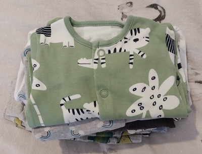 Baby Jungen verschiedene Kleidung Paket Neugeborene verschiedene Marken bunt