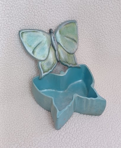 Rare Vintage 1985 Butterfly Shaped Trinket Box W/ Lid Blue & Green Decor Box - Picture 2 of 23