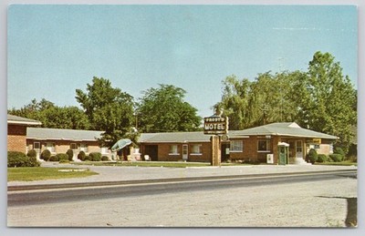 Frost's Motel Ontario Oregon Vintage Chrome Postcard US 30 Mid-Century AAA