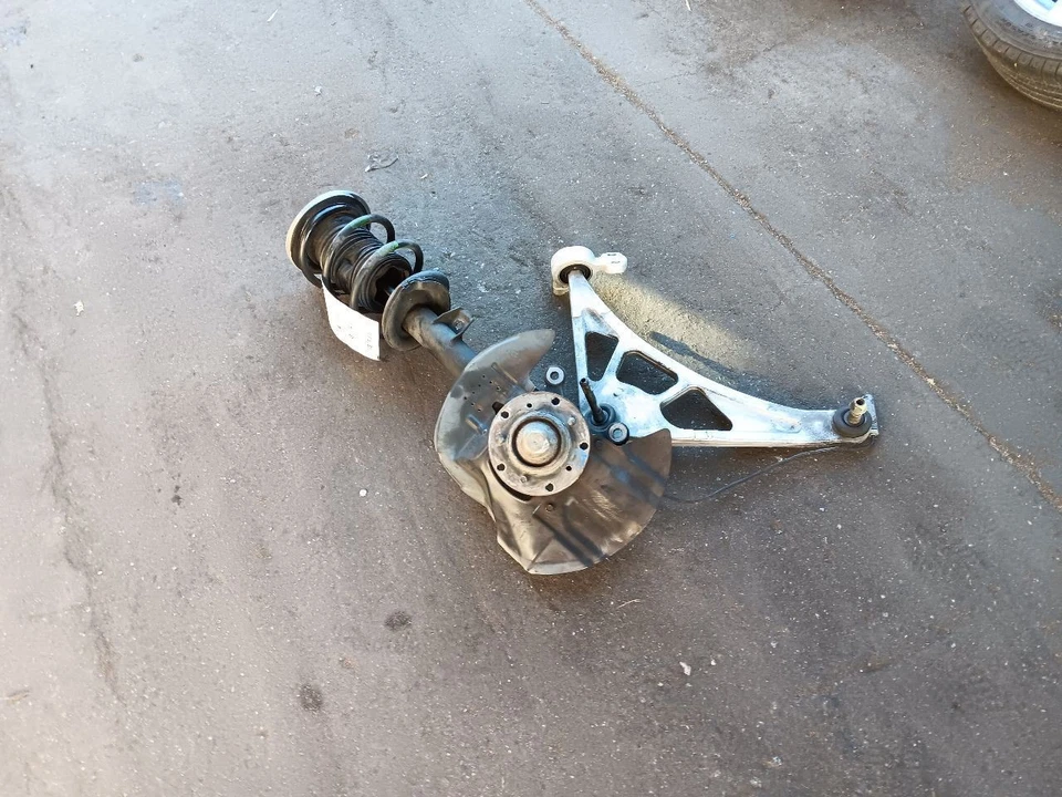 01-06 Juego de puntales de brazo de control de husillo de suspensión delantera izquierda BMW M3 Foto 2 de 4