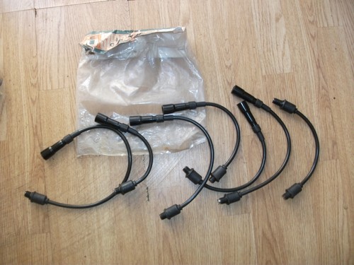 * Triumph 2000 Mk1 Vitesse 1600 SCREW IN PLUG LEADS CI - Afbeelding 1 van 1