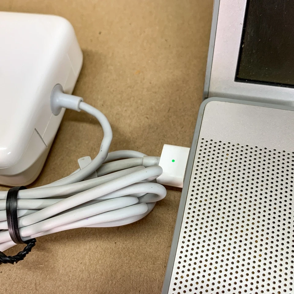 Apple 15" MacBook Pro A1150 Bundle with Charger Tested and Working No Battery - Image 3 of 4