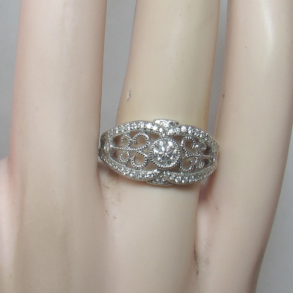 Estate 14K White Gold 0.33 Ct Round Brilliant Cut Diamond Ring 0.65 Cts Total - Image 4 of 4