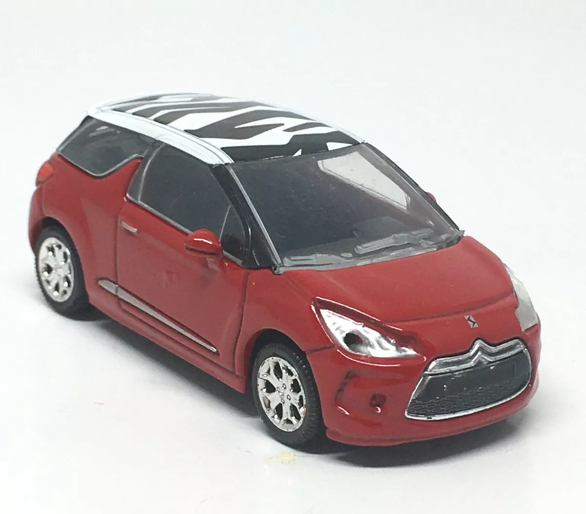 Norev Citroen DS3 Dark Red with Zebra Roof 1/64 (3