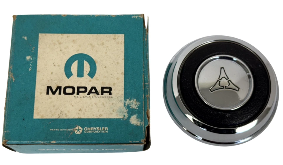 Dodge Coronet 1967 dardo volante bocina anillo botón adorno 2852497 nuevo de stock Foto 2 de 4