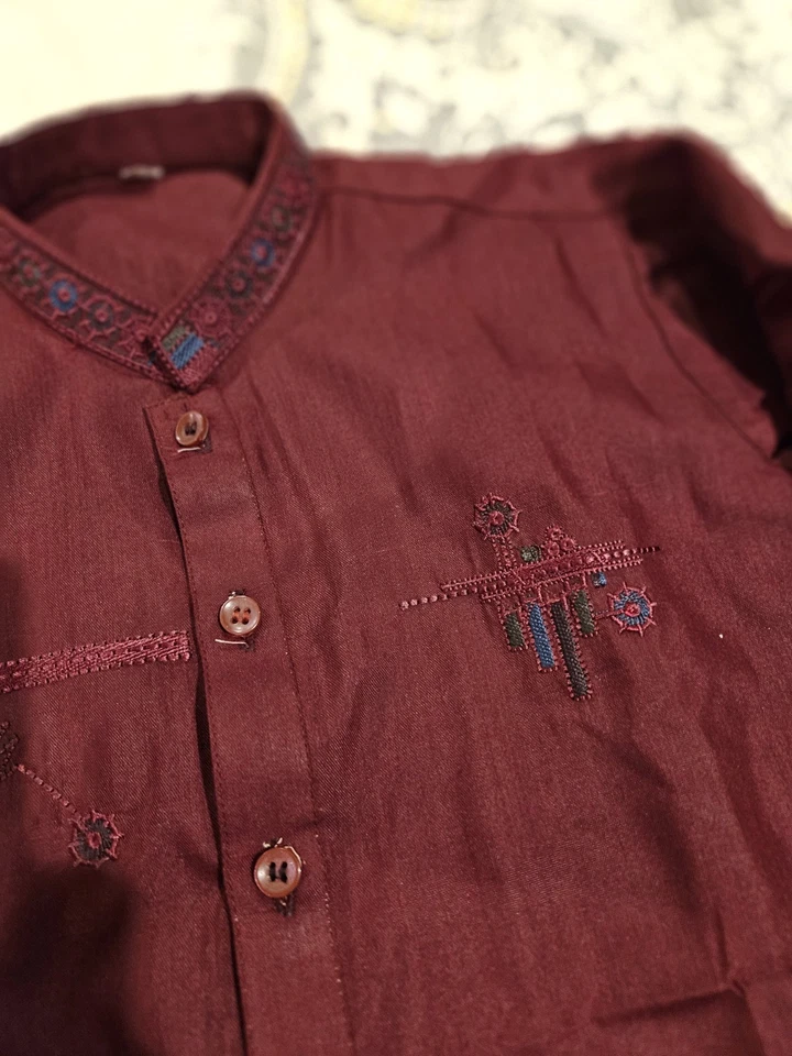 Conjunto Kurta bordado niño indio Pakistán no Junaid Jamshed 4 a 5 años  Foto 4 de 4