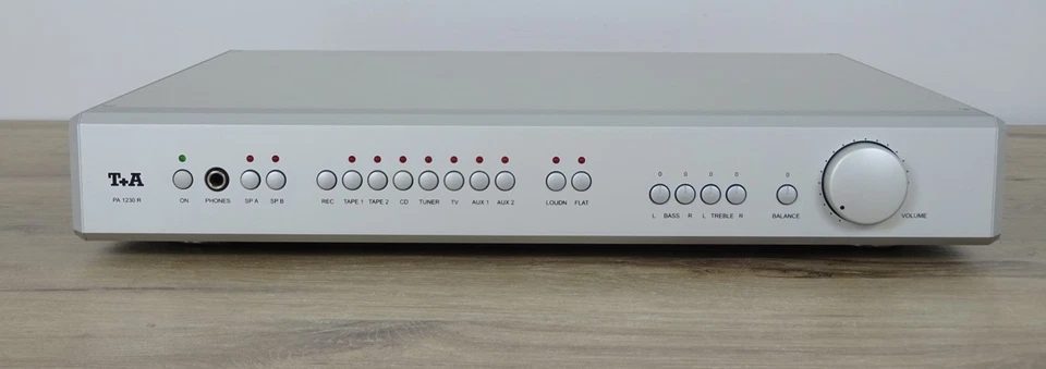 T+A PA1230R Vollverstärker, Silber, optisch sehr guter Zustand, 10624/1307E00123 - Bild 2 von 4