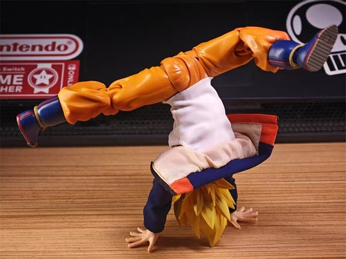 Custom Outfits For S.H.Figuarts SHF Super Saiyan Fullpower Son Goku(No Figure) - Picture 6 of 7