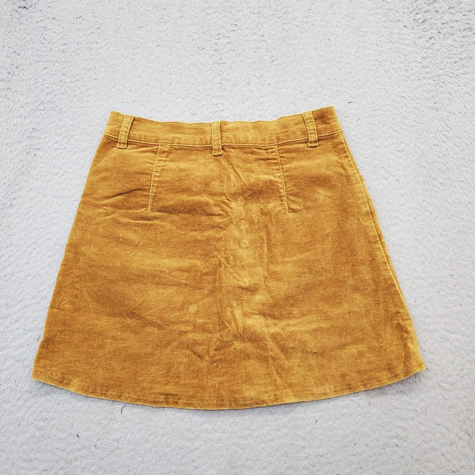 Minifalda Brandy Melville para mujer pequeña marrón con trabillas botones bolsillos delanteros Foto 2 de 4