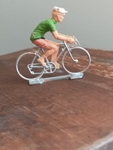 Plastic Cyclist, Green Jersey - Picture 6 of 7