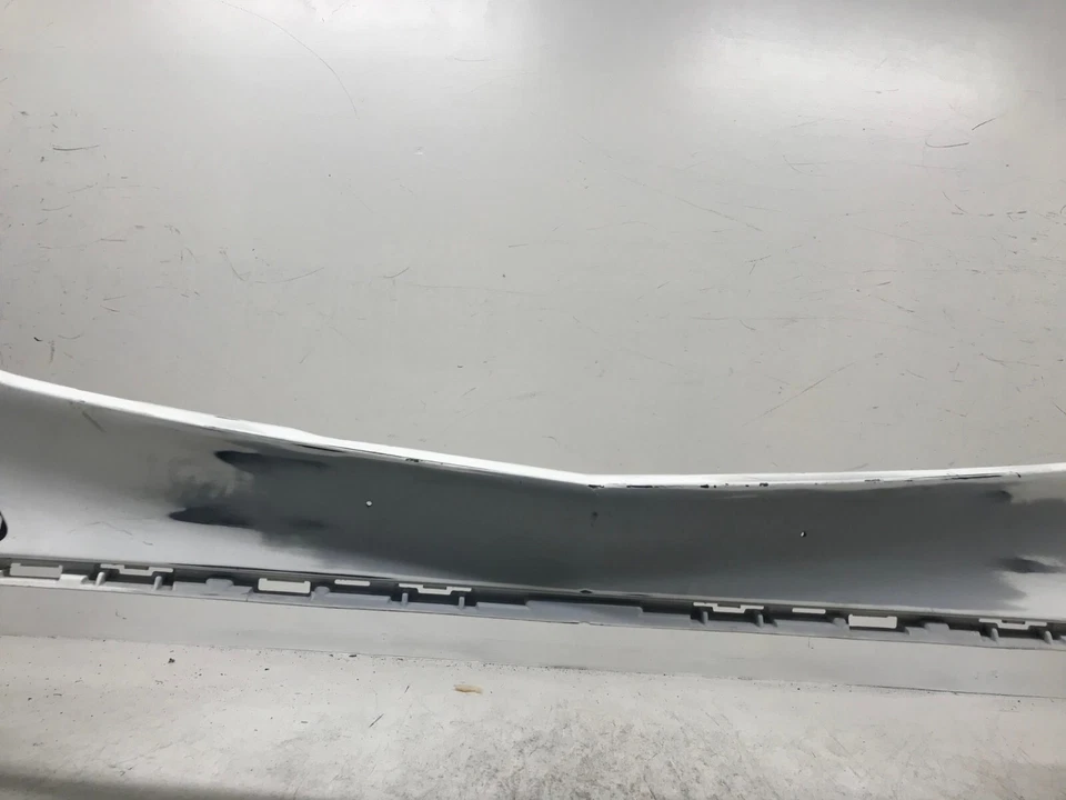 Cubierta del parachoques delantero blanca Mercedes Benz GLC 300 2016-2019 25388504259 OEM Foto 3 de 4