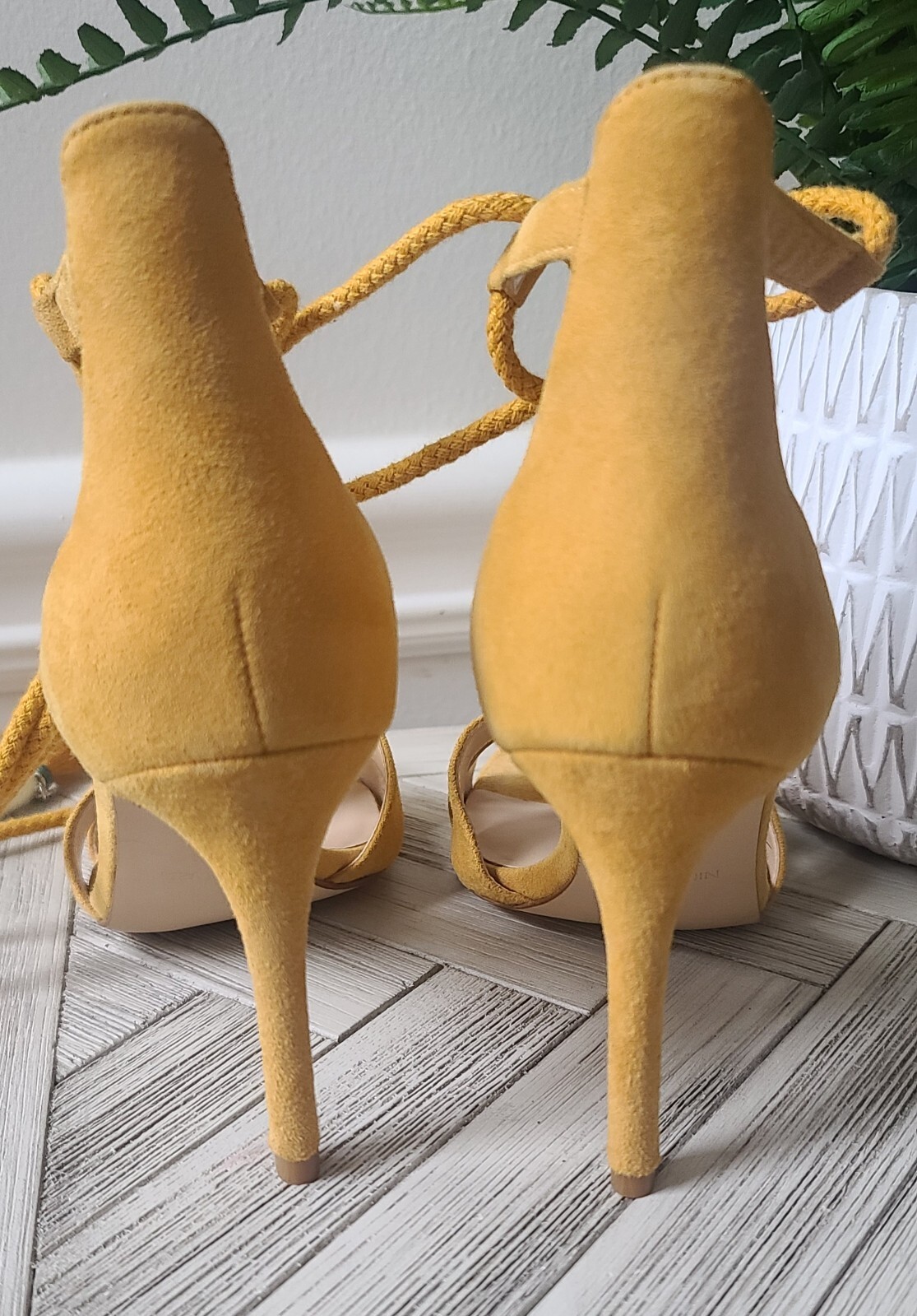 Size Nine West Yellow Suede Sandals Heels w/Tassel Accents