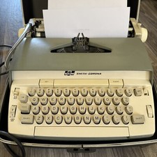 Smith Corona Coronet SCM Green Electric Typewriter with Carrying Case, working thumbnail