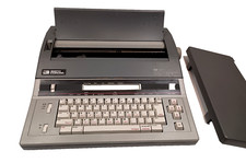 Smith Corona SD 870 Portable Word Processing Electric Typewriter Model 5F thumbnail