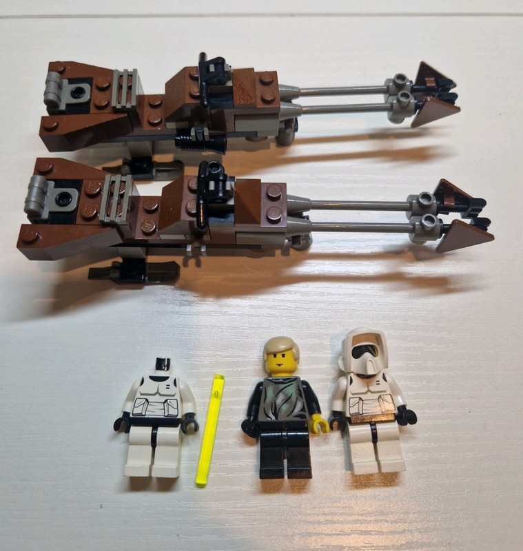 LEGO 7128 Star Wars Classic Speeder Bikes