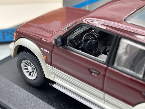 πΊπ¦ 1:43 Mitsubishi Pajero LWB Minichamps 1/43 Red burgundy CRACK ON BOX - Picture 7 of 8