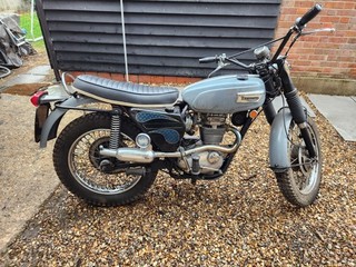 Triumph Trophy T25
