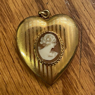 Gold Tone Metal Heart Locket Pendant with White Oval Cameo, Love & Hearts