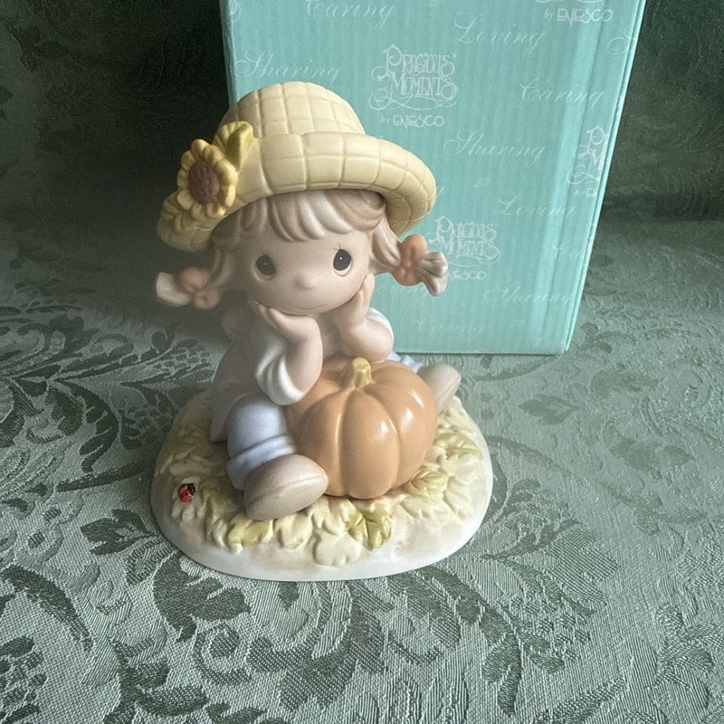 Precious Moments Country Lane ‘Oh What A Wonder-fall Day’ Figurine #879096  2001