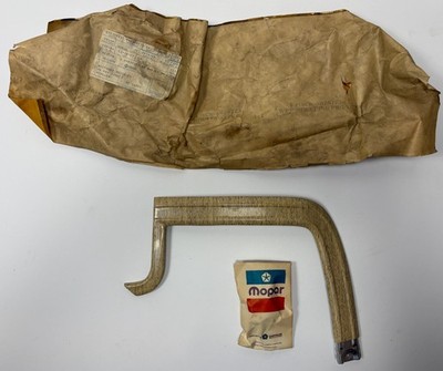 New Old Stock Fender Woodgrain Molding for 1976-79 Models Mopar #4026773