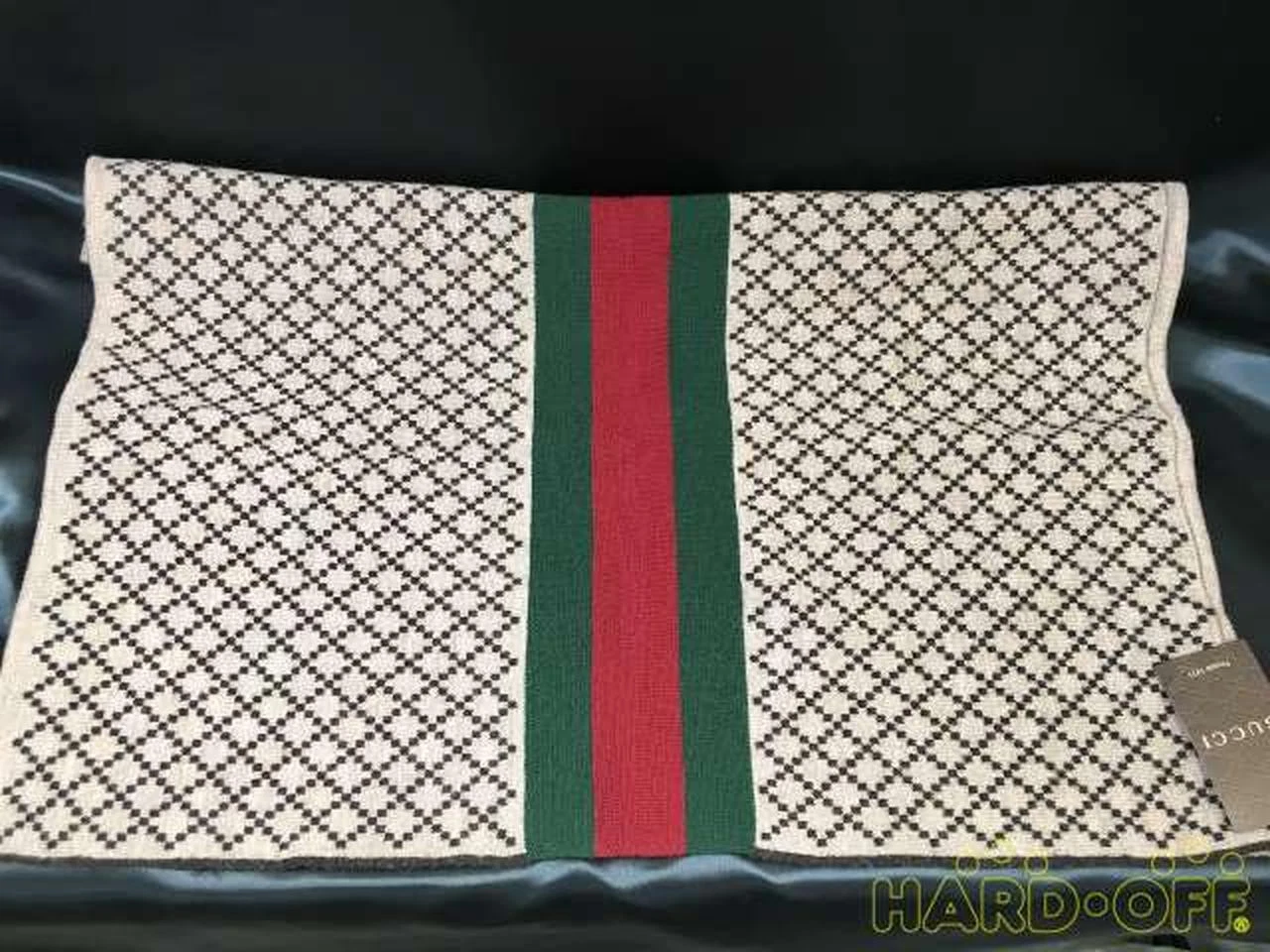 Chauffe col en laine motif Gucci GG 56x42cm avec étiquette made in Italy