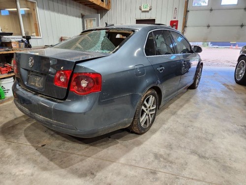 Volkswagen Jetta 2005-07 (sedán/1,8 L/VIN K) tubo de admisión de aire n.º de parte: 3C0129654N - Imagen 8 de 12