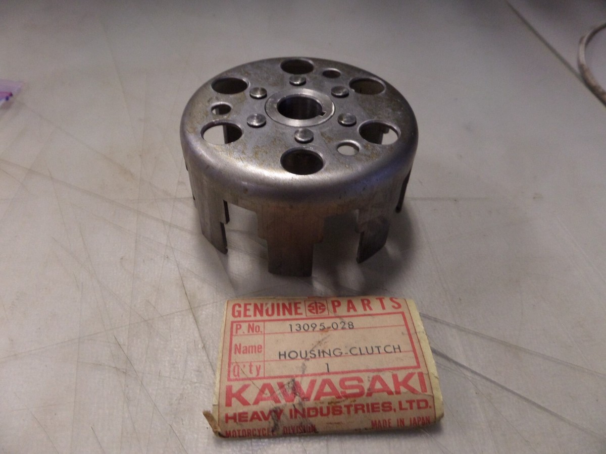 NOS Kawasaki OEM Clutch Housing 1976-1979 KV75 1971 & 1974-1975