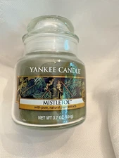 YANKEE CANDLE MISTLETOE JAR 3.7oz,NEW 25-40 HOURS BURN TIME