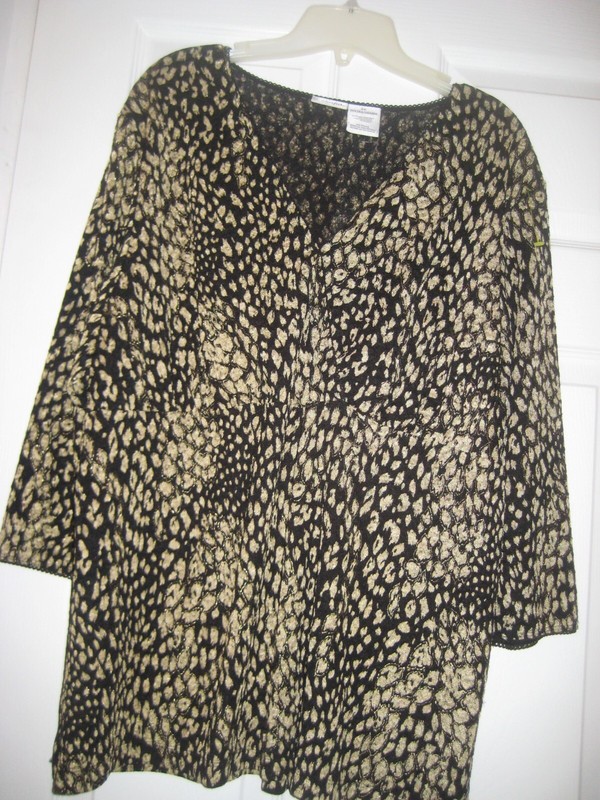 East5th Holiday Dressy Black/Gold v-neck 3/4 sleeve Top -2X - nwot