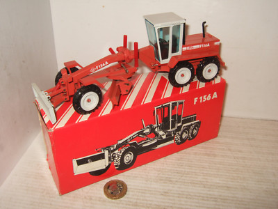 NZG 332 A Grader F156A für Orenstein & Koppel (O&K) Maßstab 1:50. 