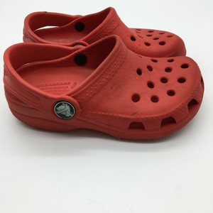 red crocs size 9