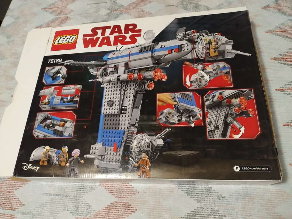 LEGO Star Wars 75188 Resistance Bomber, foto 2 di 5