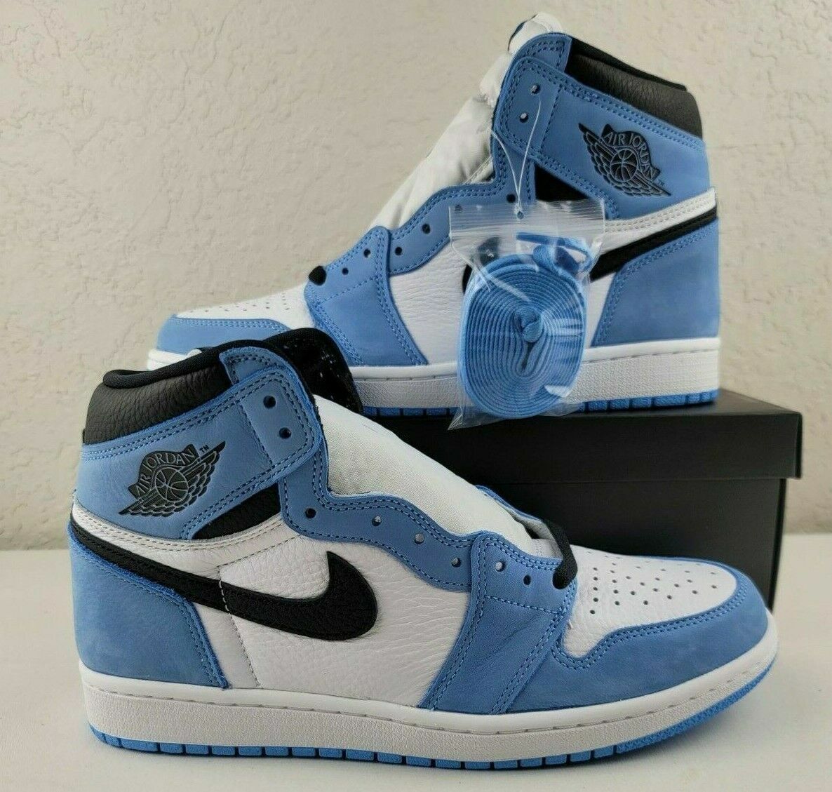 Nike Air Jordan 1 Retro High OG University Blue 555088-134