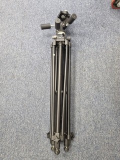 Manfrotto Bogen 3246 tripod with 3047 head and mount plate