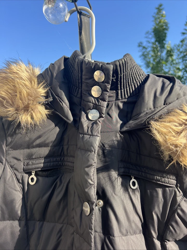 Abrigo Largo Donna Karan DKNY Plumón Puffer Forrado de Piel Negro Con Capucha Mujer’s Pequeño Foto 2 de 4