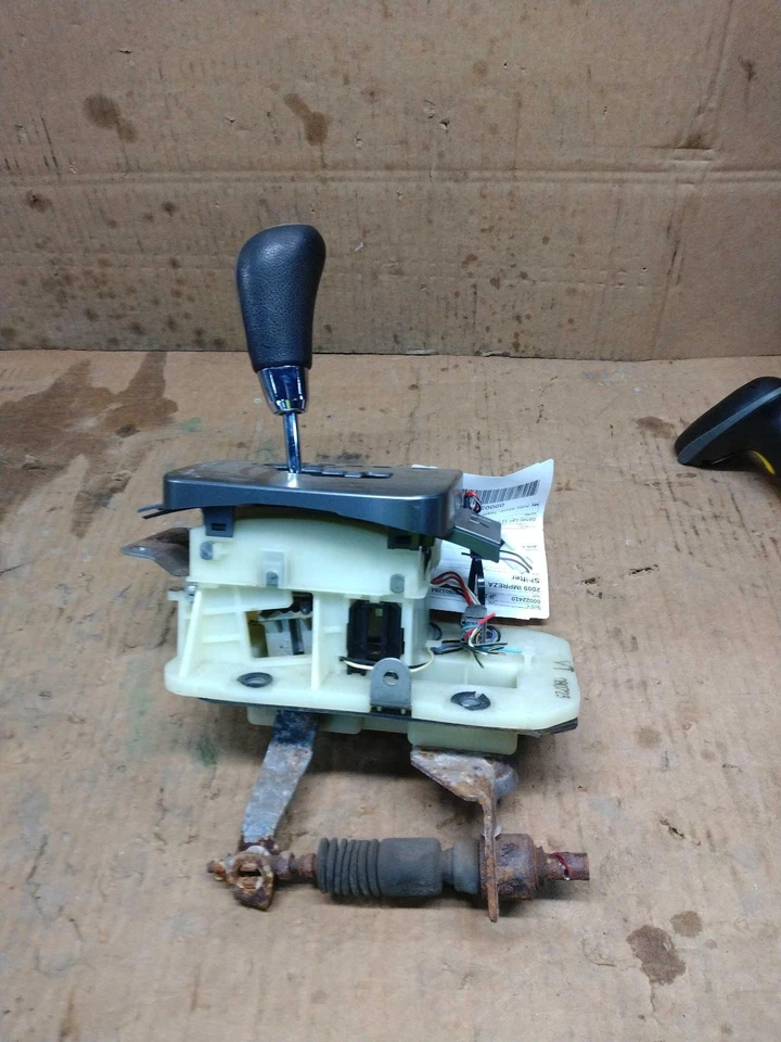 Conjunto de palanca de cambios de transmisión manual usado se adapta a: Subaru Impreza 2009 grado A Foto 2 de 4