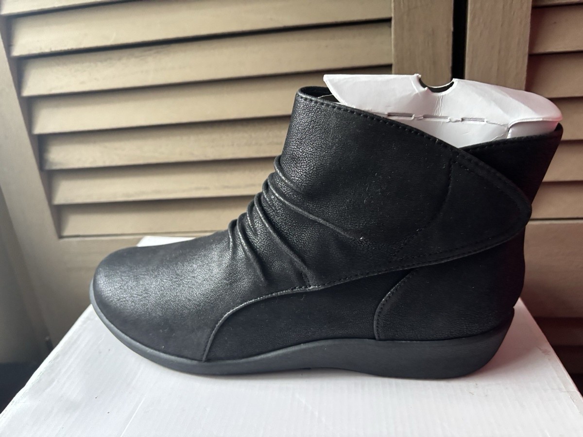 Clarks Cloudsteppers Sillian Chell Black Booties Size 9 (M) US NEW