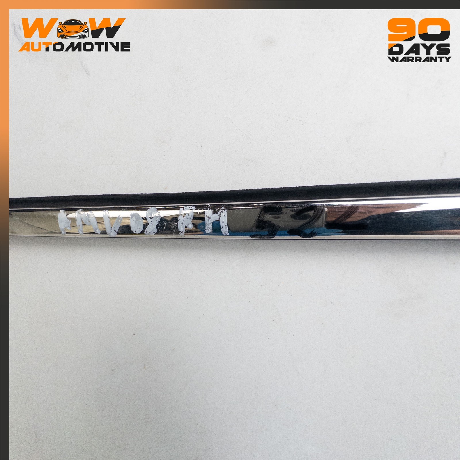 06-16 ASTON MARTIN V8 VANTAGE FRONT RIGHT OUTER DOOR WINDOW BELT MOLDING OEM