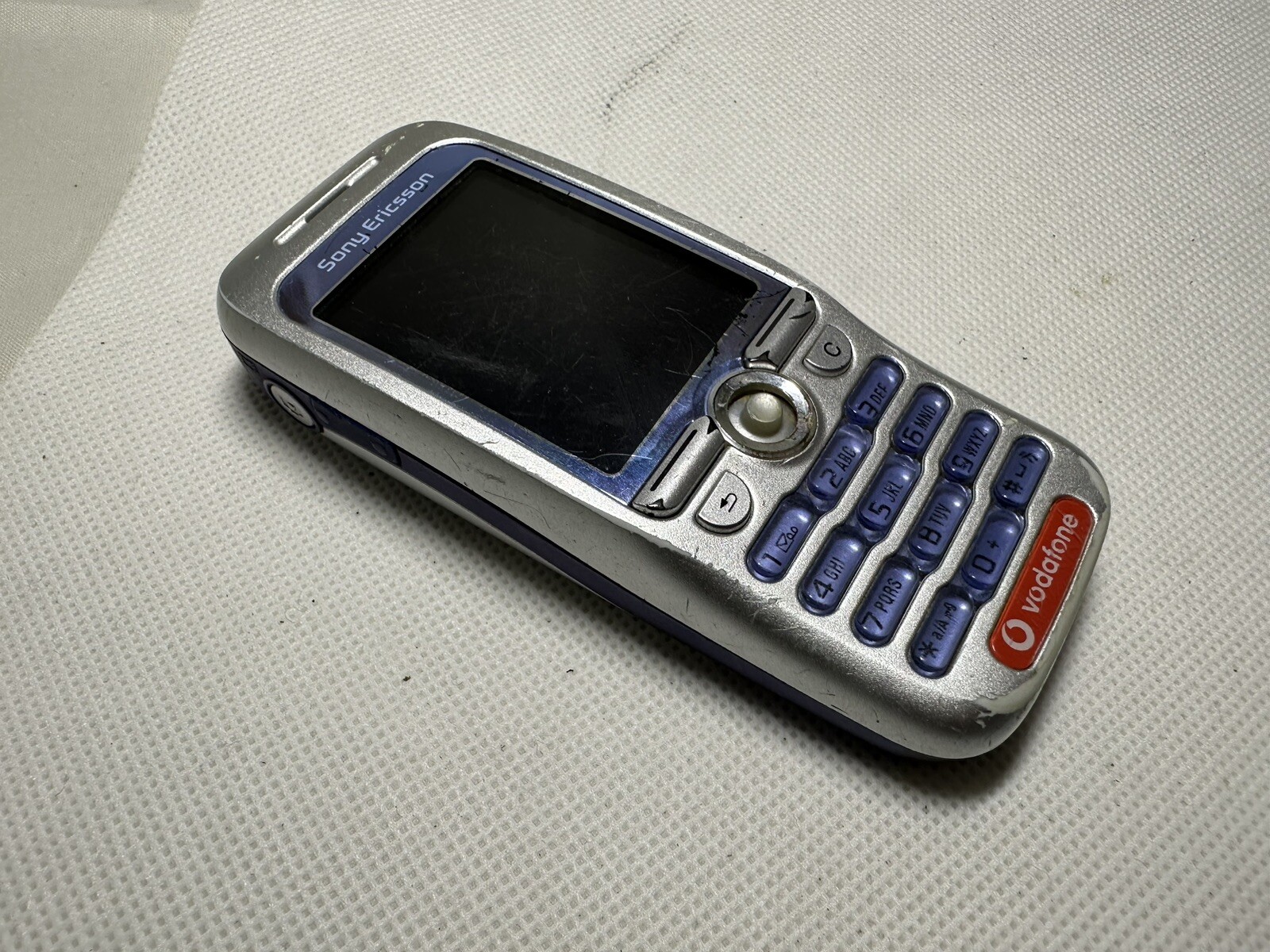 Sony Ericsson F500i Silver ( Unlocked ) Mobile Phone