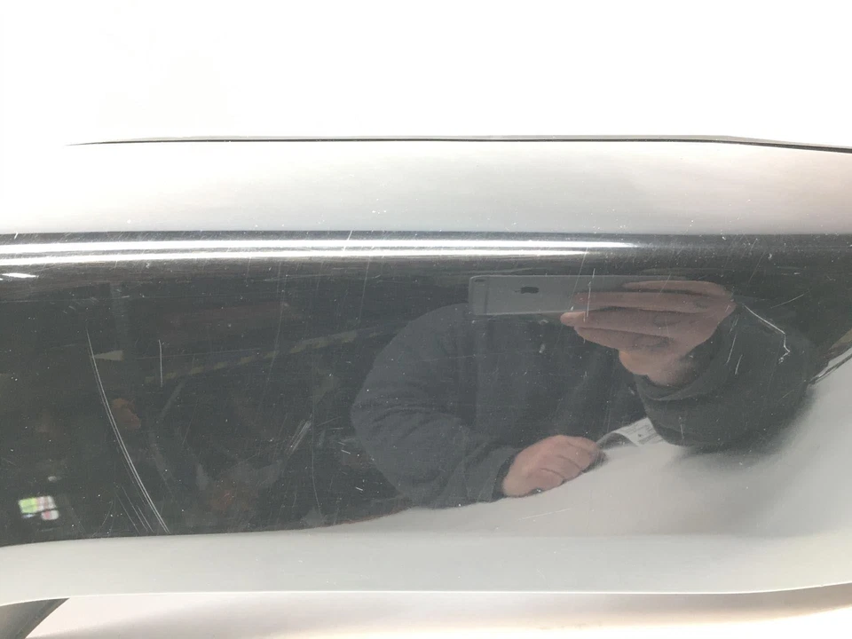 2006 - 2010 Hummer H3 Passenger RH Rear Door *Flare Trim Molding Only* 15886299 - Image 4 of 4