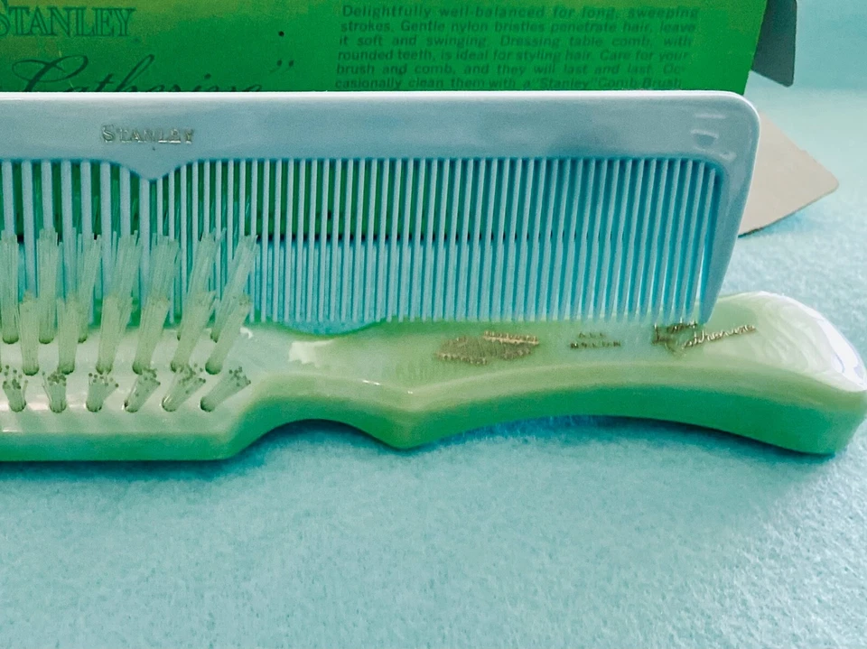 NOVO Vintage Stanley LADY CATHERINE #4052 Azul ESCOVA DE CABELO e PENTE Nylon NOS RARO - Imagem 3 de 4